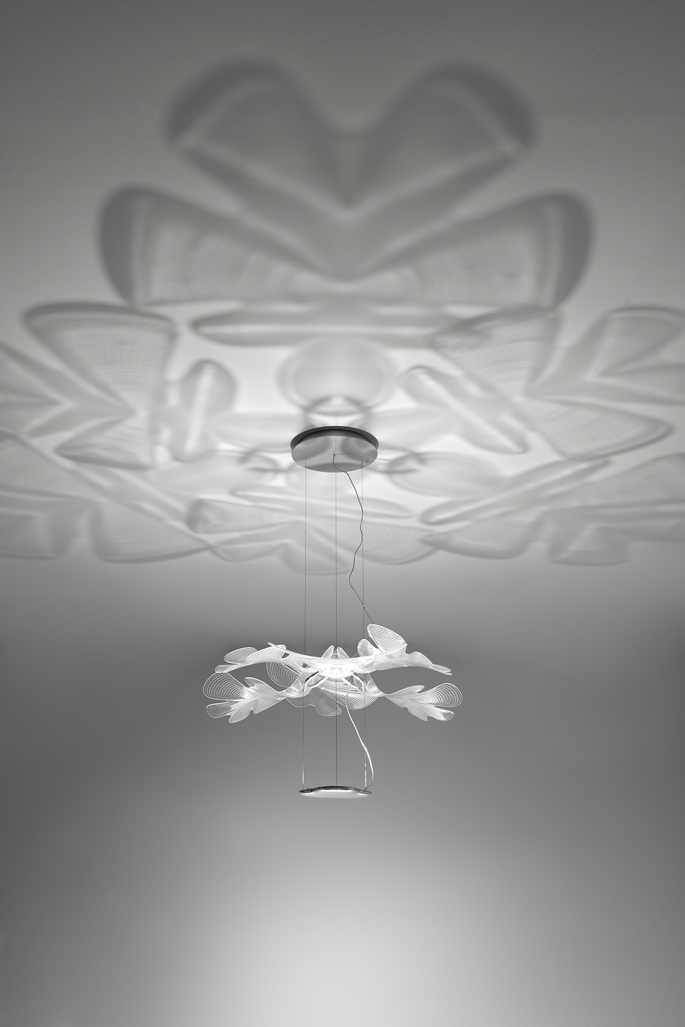 Chlorophilia Pendelleuchte Struktur Chrom Diffusor transparent Artemide