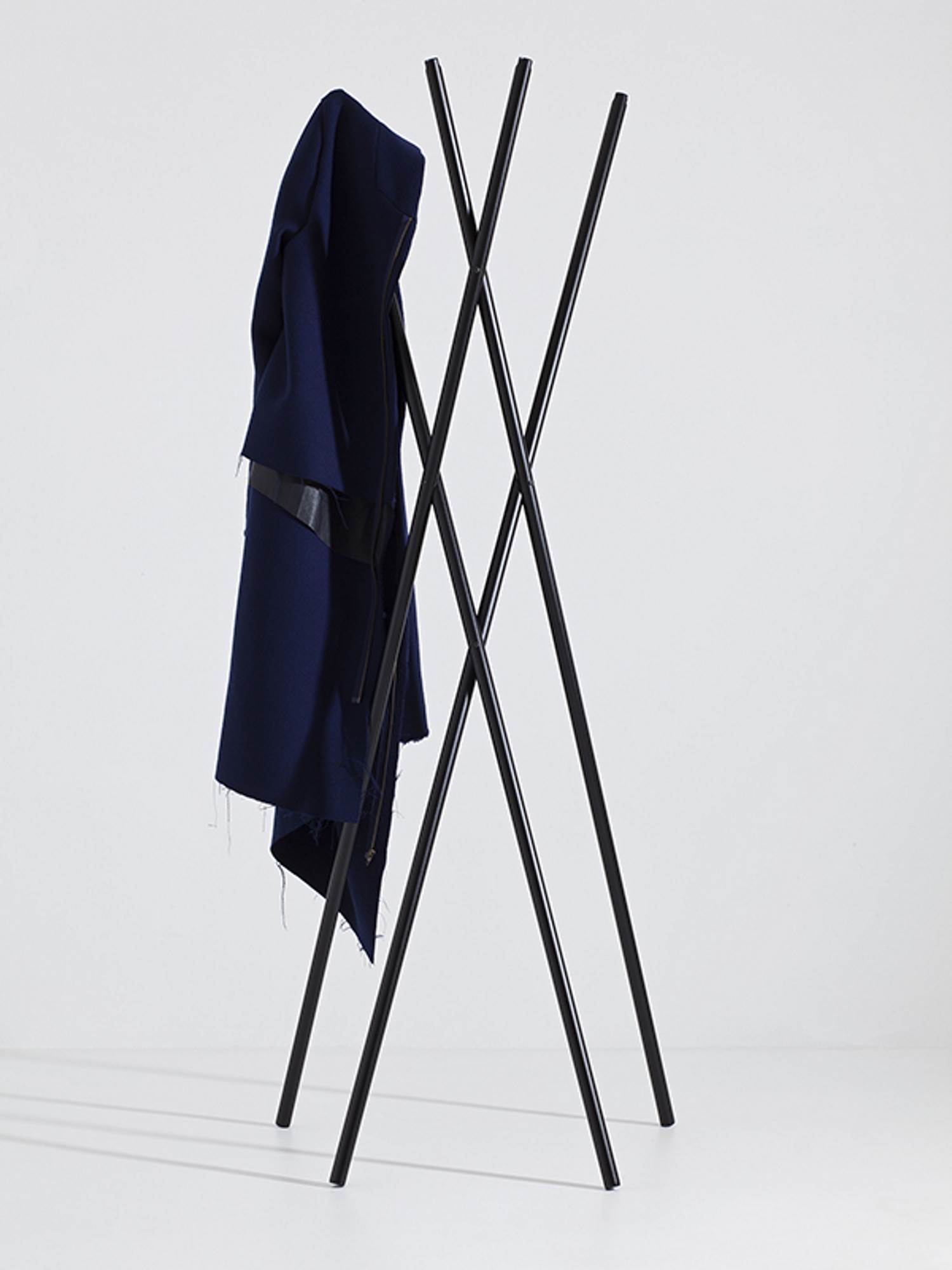 Hash Garderobe New Tendency