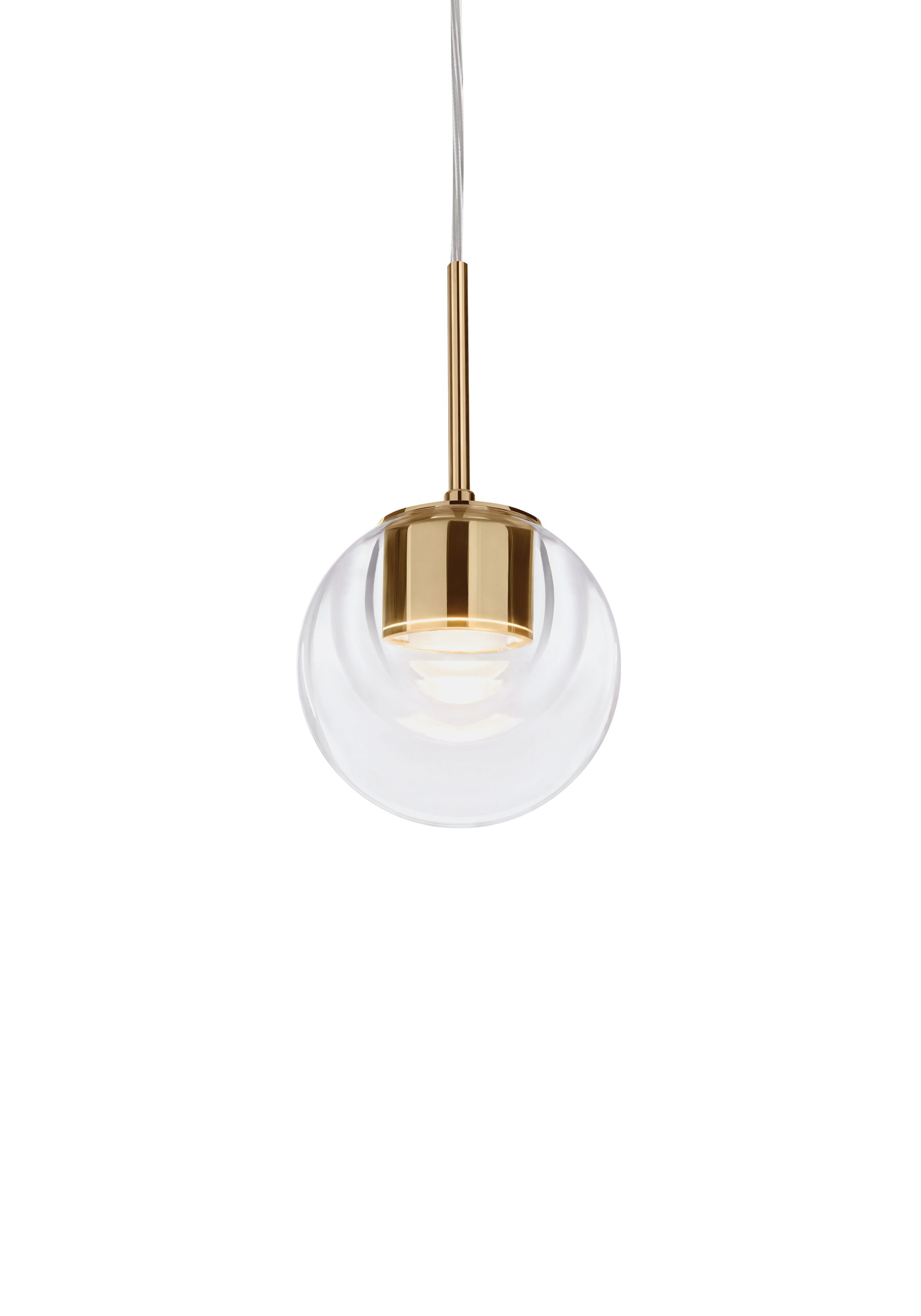 Nahaufnahme der Dew Pendelleuchte in Messing von Kdln mit klarem Glasschirm.