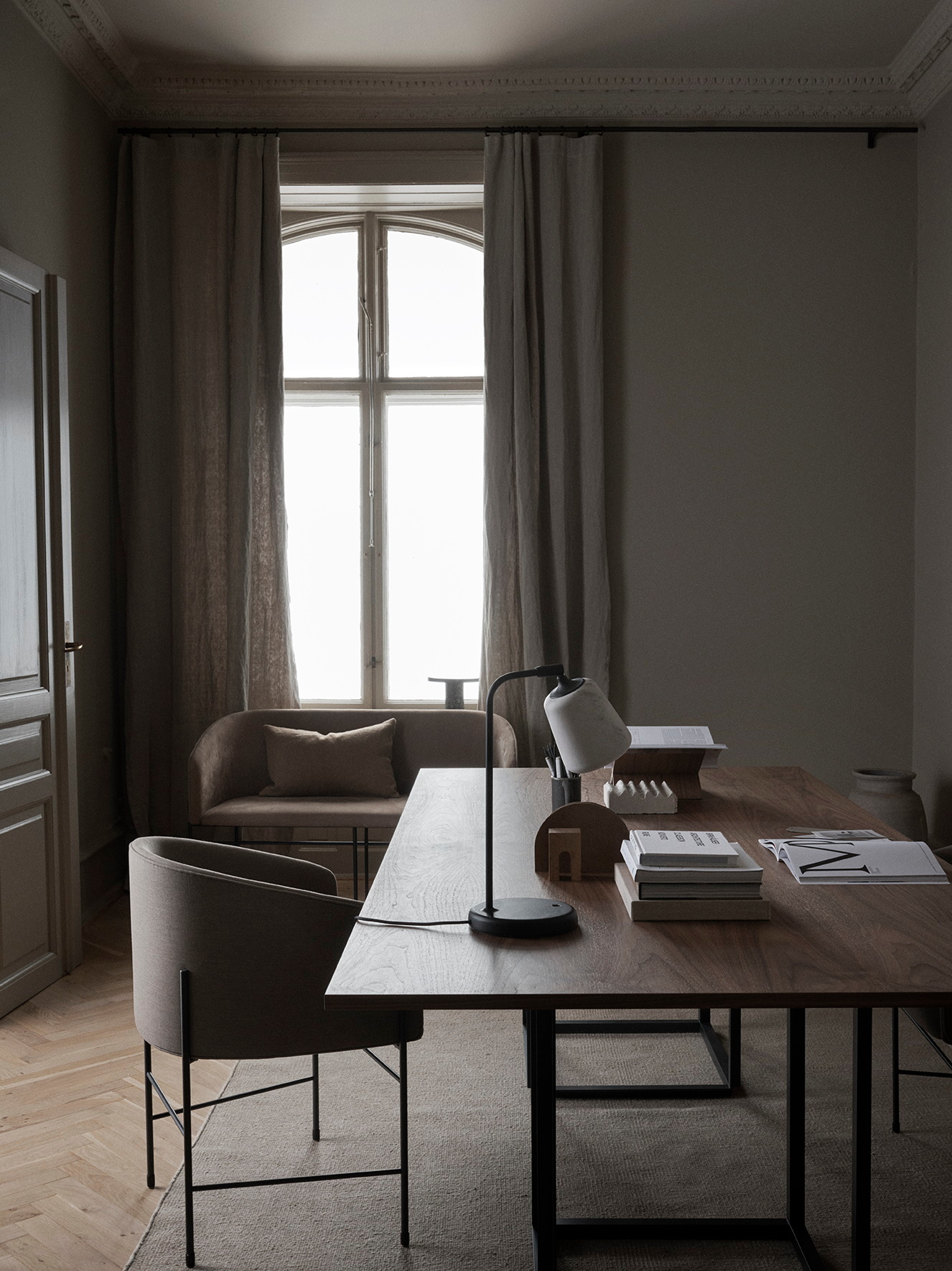 Material Table Lamp "The Black Sheep Edition" Tischleuchte New Works