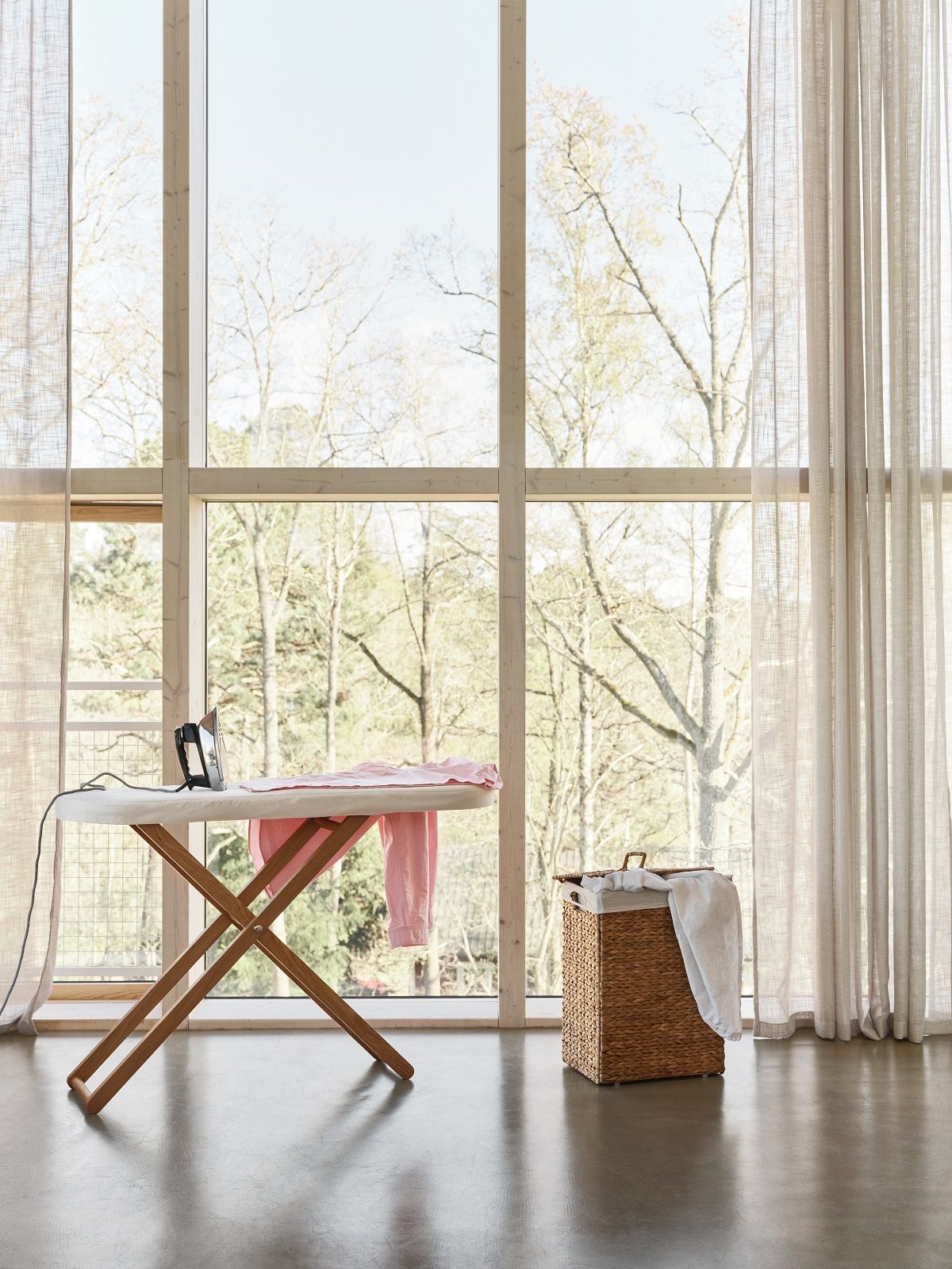 Cinderella Table Tisch / Bügeltisch Design House Stockholm