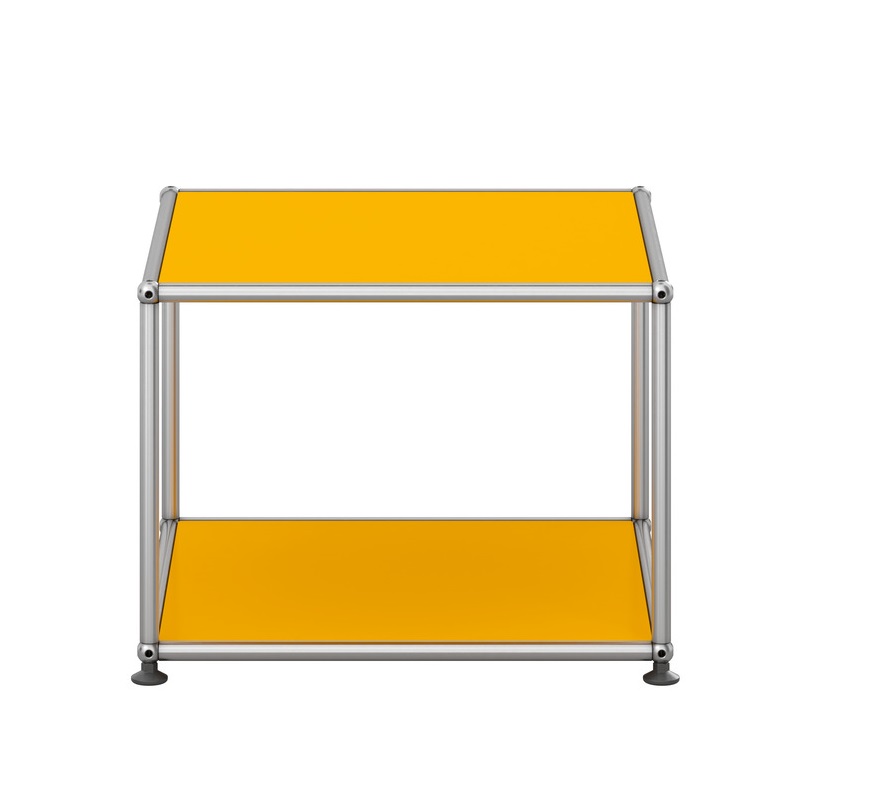 USM Haller Beistelltisch in Goldgelb, offenes Design mit zwei Ablageflächen, modernes Möbelstück für Wohnraum und Büro.
