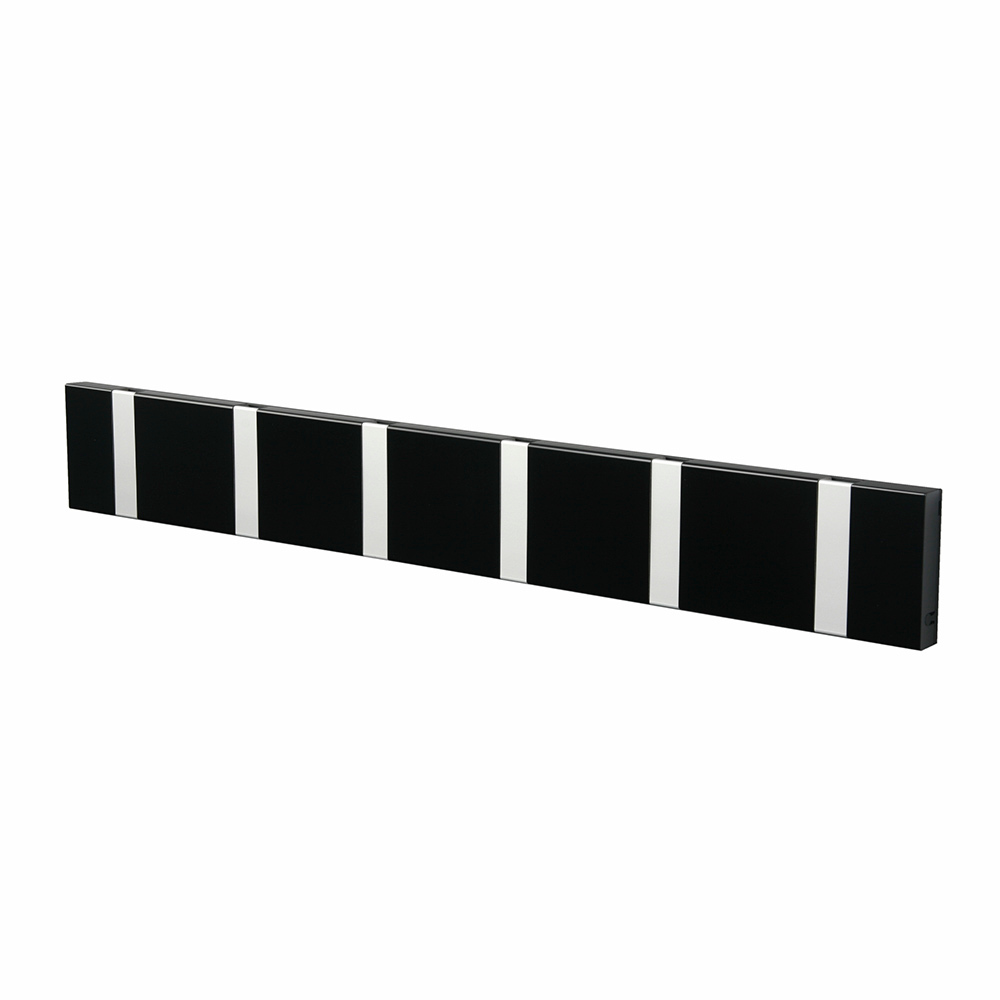 Schwarze Knax Wandgarderobe mit sechs Haken, waagerecht montiert. Moderne Garderobenleiste für Flur und Diele.