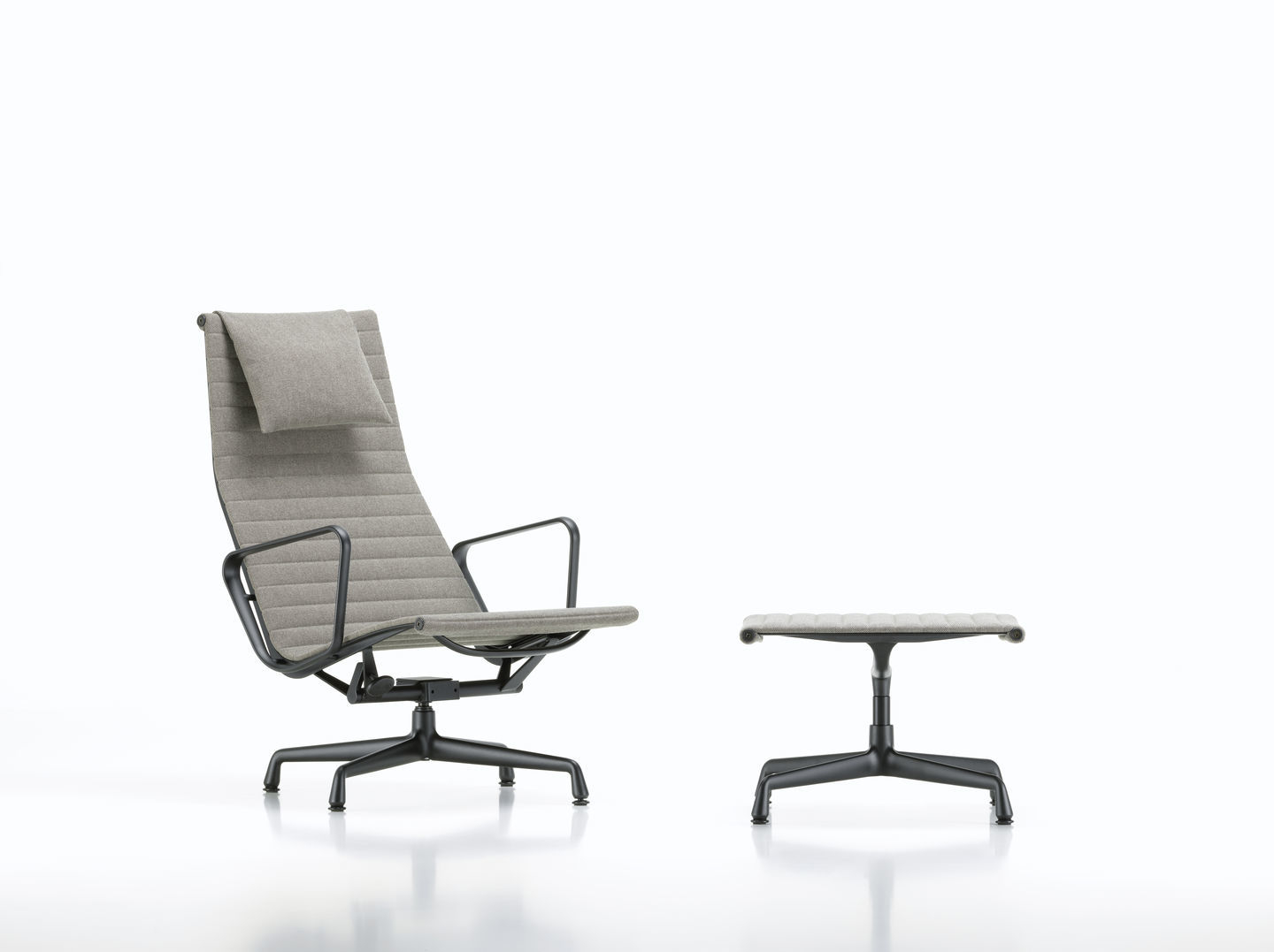 Aluminium Chair EA124 / EA 124 Sessel Vitra