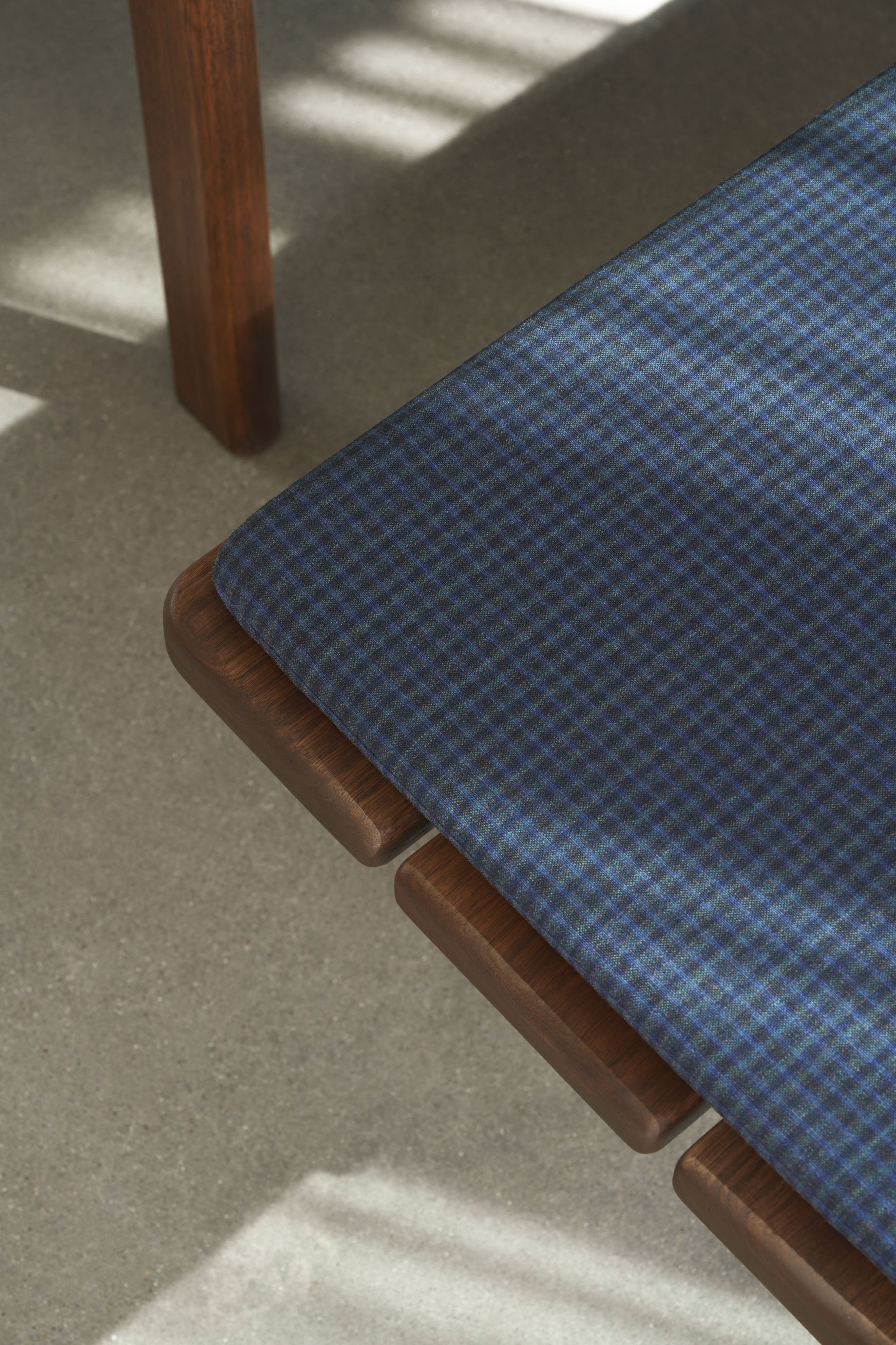 Asserbo Series Tisch dunkel geölter Eukalyptus Carl Hansen & Søn