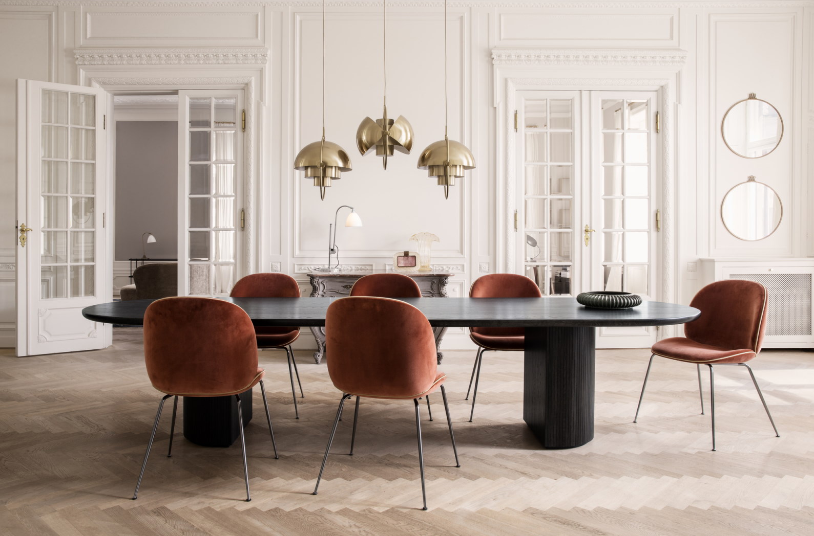 Moon Esstisch elliptisch 258 Gubi