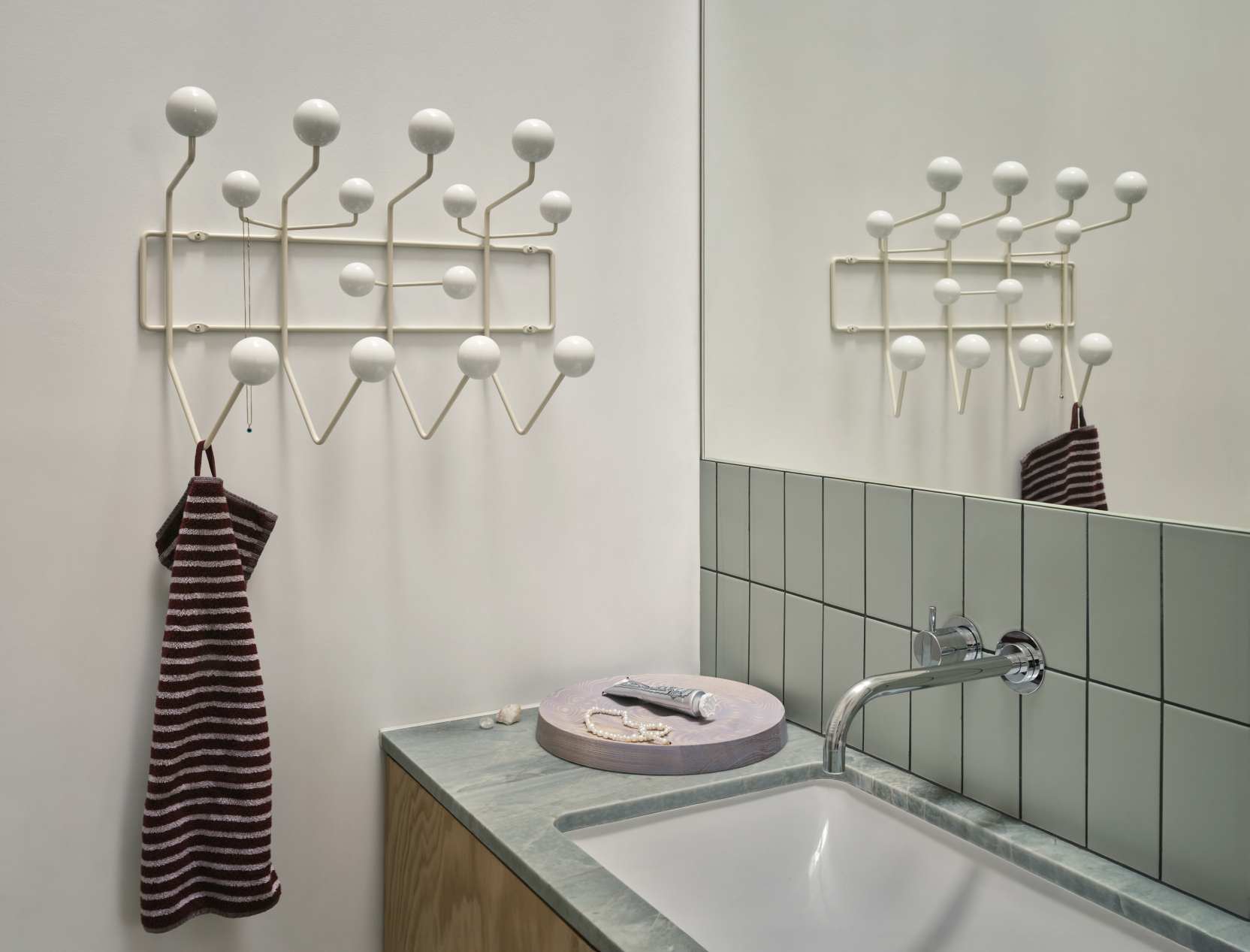 Eames Hang it all Garderobe Warmweiss Vitra NEUE VERSION 
