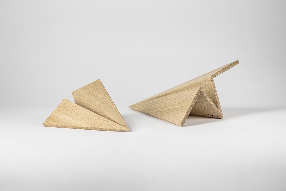 Maverick Paperplane Holzfigur Papierflugzeug Boyhood groß Eiche natur EINZELSTÜCK