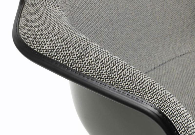 Eames Plastic Armchair RAR Schaukelstuhl Vollgepolstert Vitra