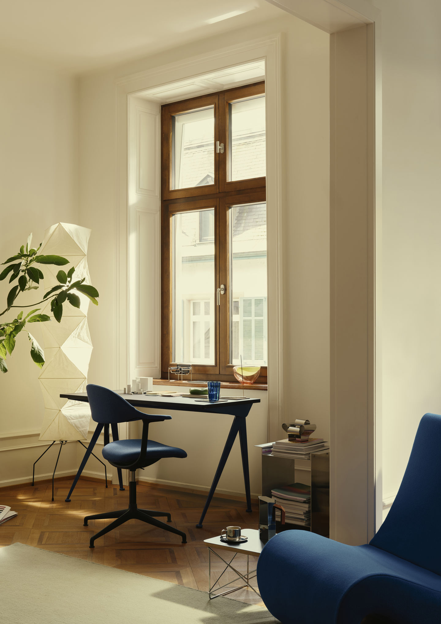 Mynt Rücken und Sitz Plywood Bürodrehstuhl Vitra