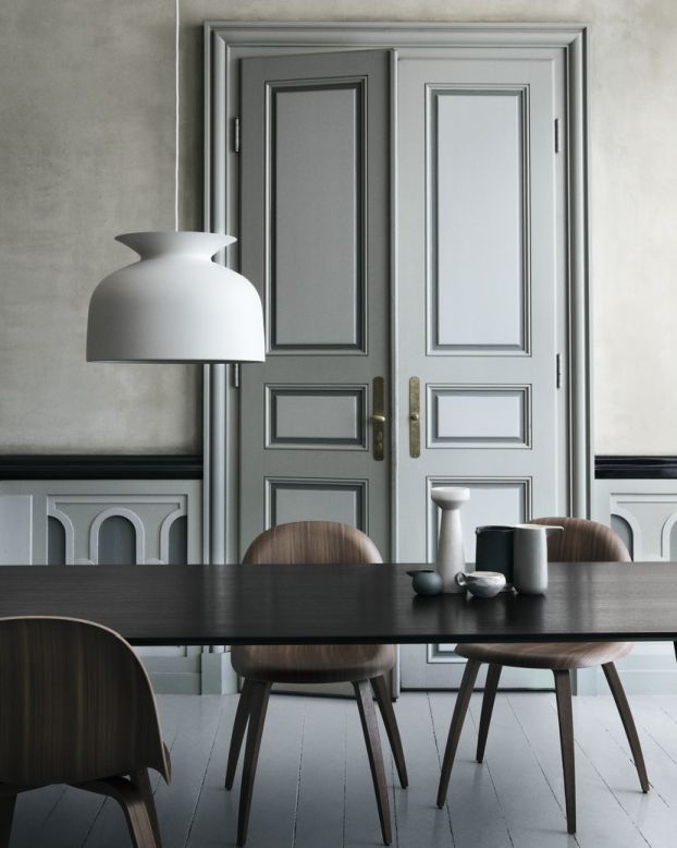 GUBI Dining Table Esstisch elliptisch Gubi