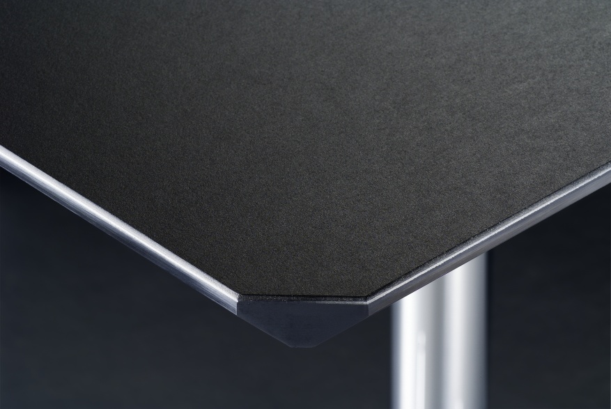 USM Haller Kitos M Schreibtisch Linoleum nero