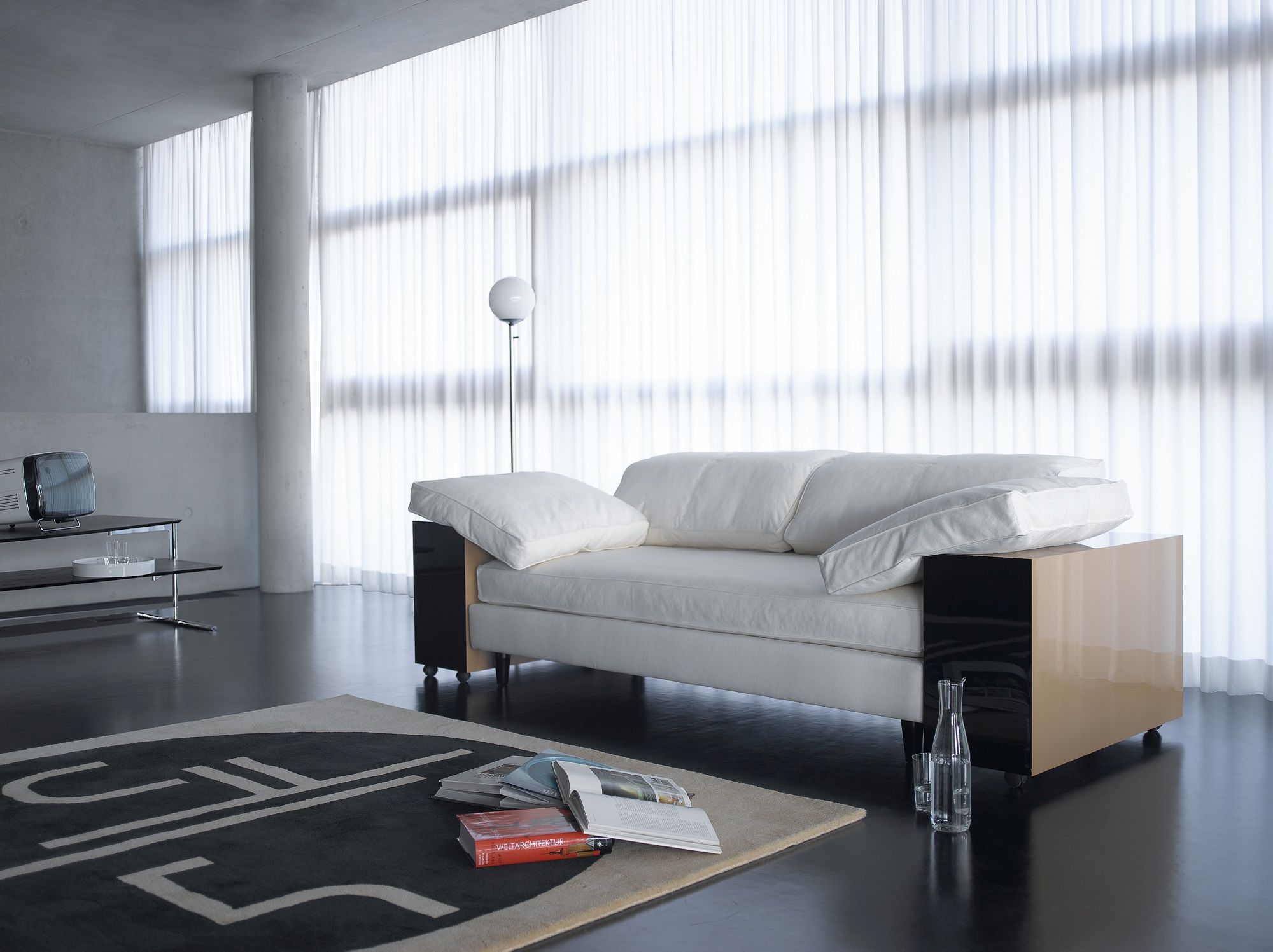 Lota Sofa Classicon