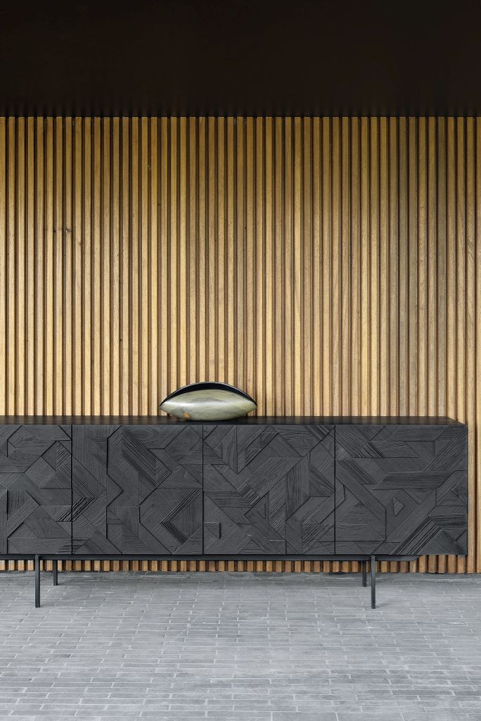 Graphic Teak Anrichte schwarz Ethnicraft