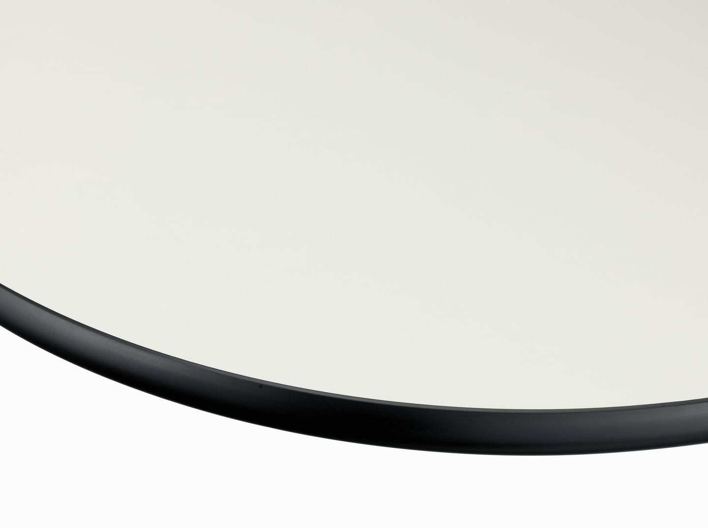 Eames Contract Tables High Stehtisch Ø 70 cm  Vitra