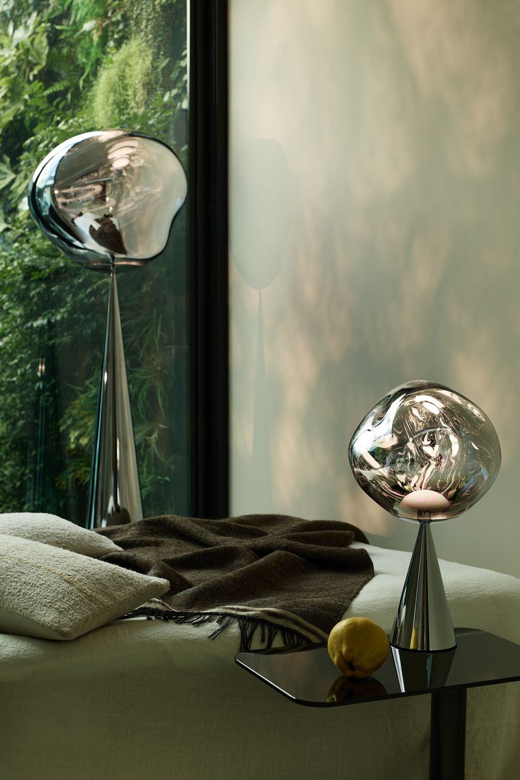 Melt Cone Fat Tischleuchte silber - opal Tom Dixon