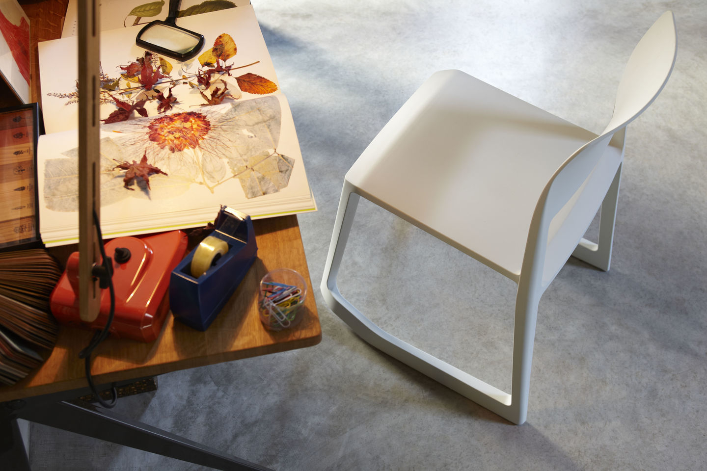 Tip Ton RE Stuhl Kunststoff Vitra Koralle