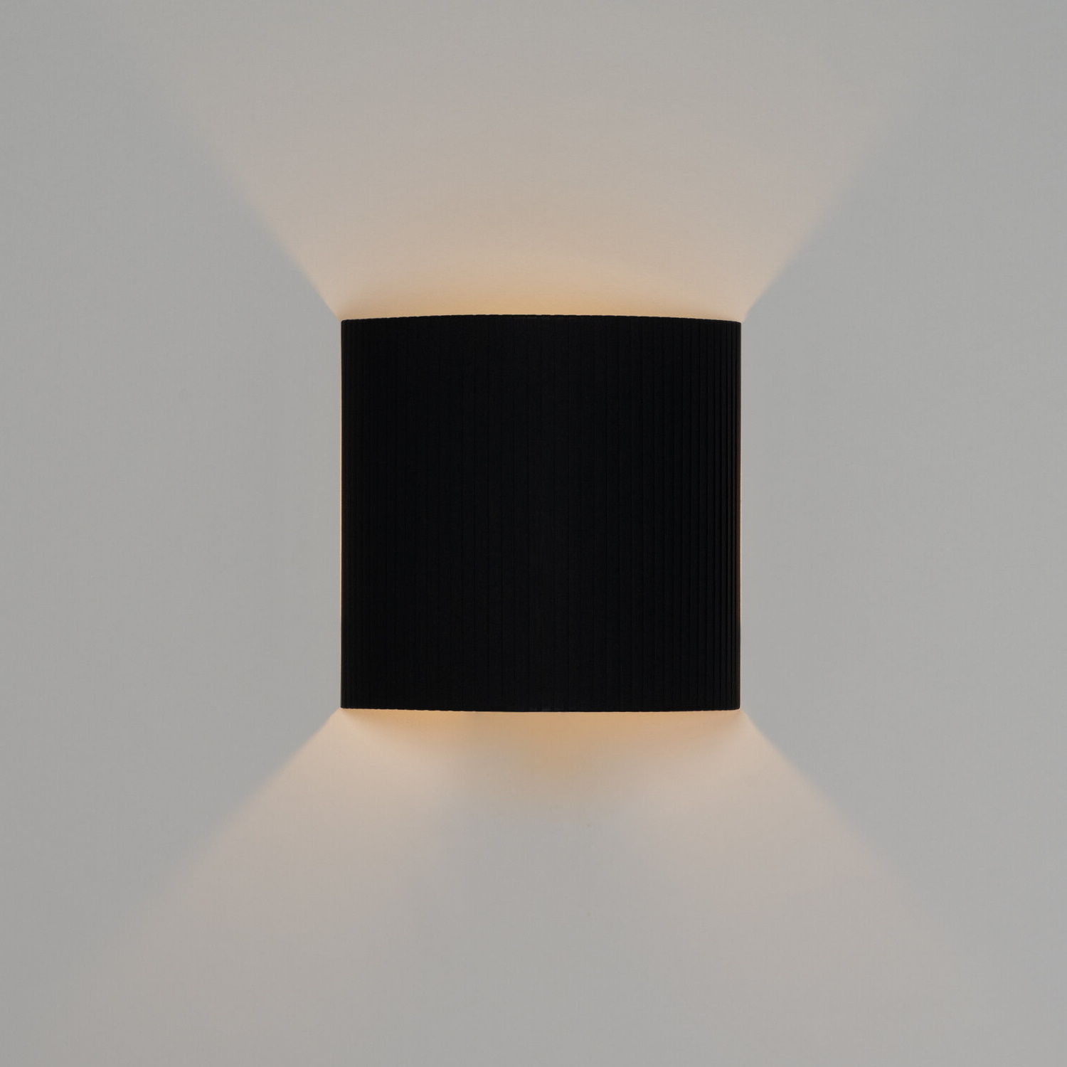 Comodín cuadrado quadratische Wandleuchte Black ribbon Santa & Cole