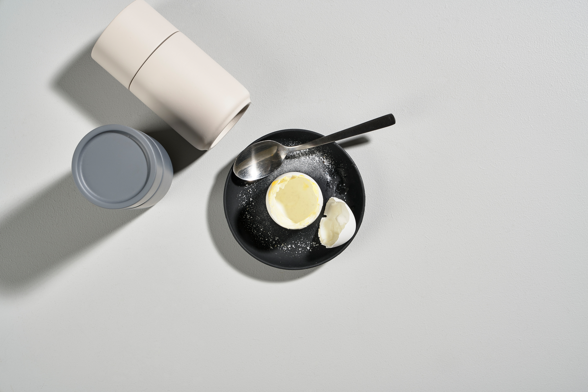 Singles Eierbecherset mit Halter 4-er Set Zone Denmark EINZELSTÜCK