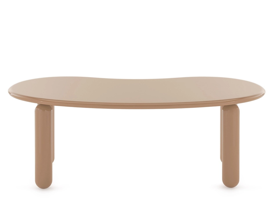 Undique Mas Couchtisch von Kartell in Puder: Moderner, ovaler Wohnzimmertisch in sanftem Beige mit abgerundeten Beinen.