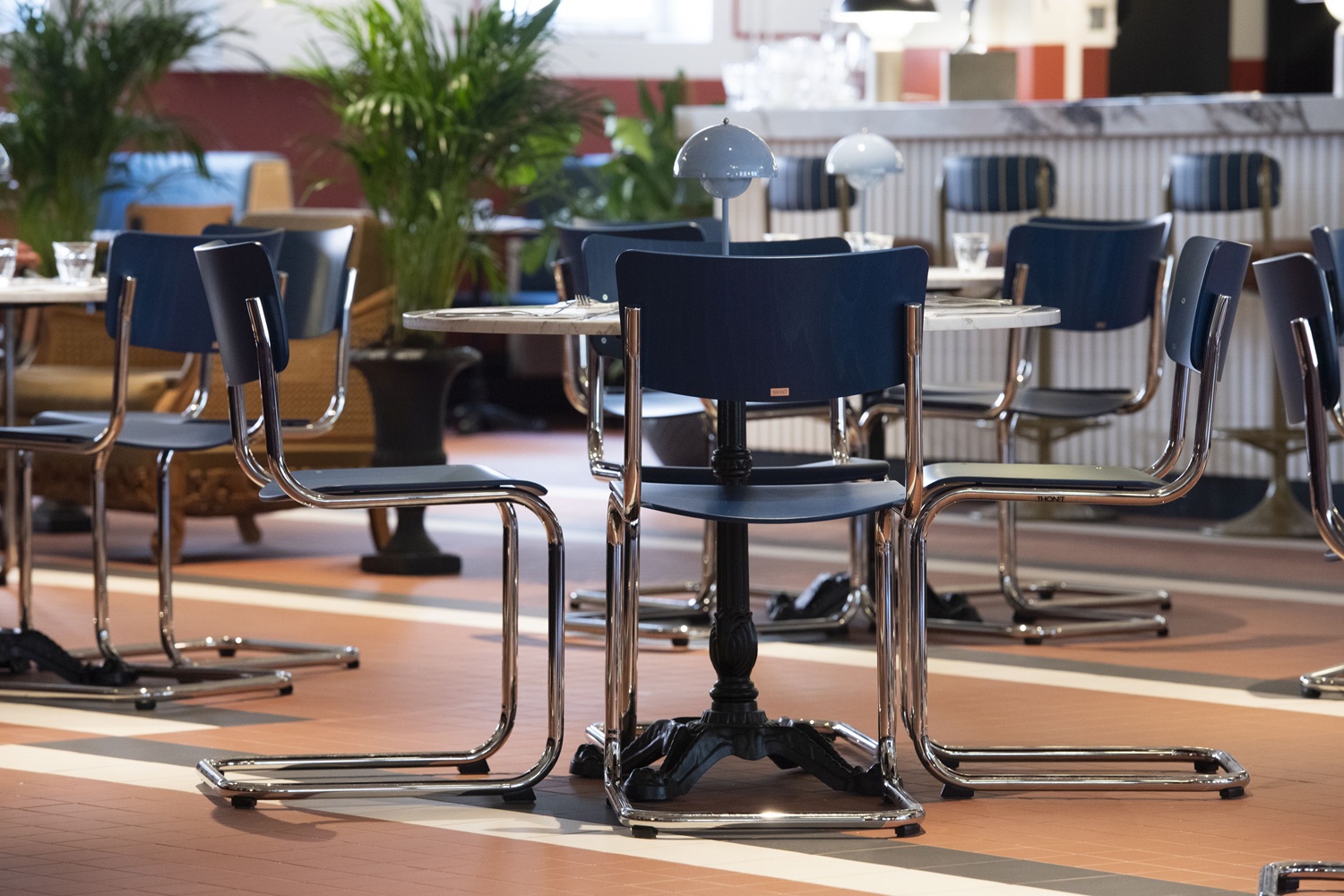 S 43 Stahlrohr Klassiker Freischwinger CHROM/SCHWARZ Thonet VORZUGSKOMBINATION
