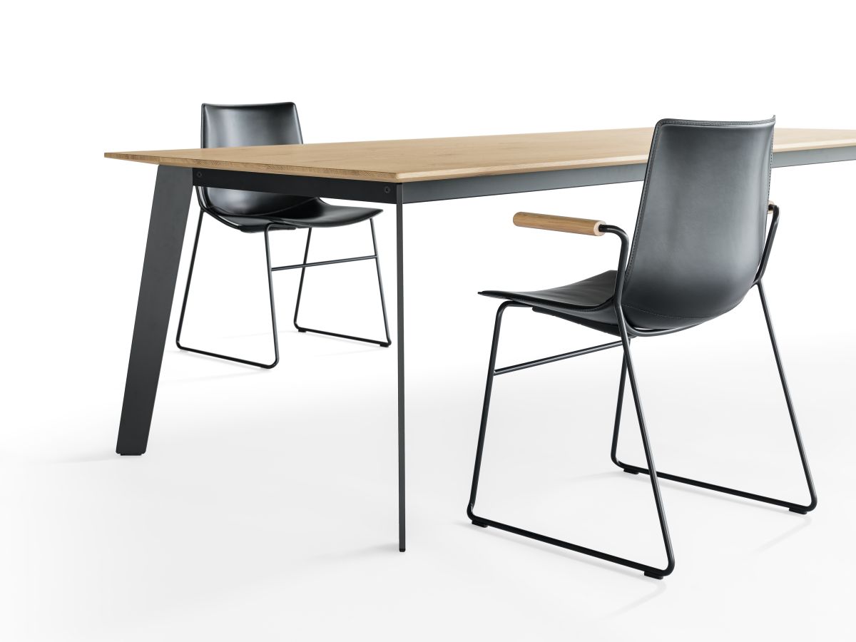 Linar Tisch Girsberger