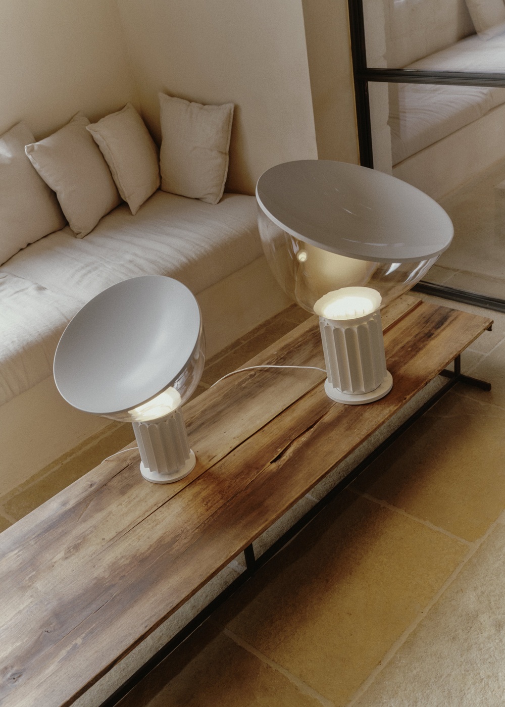 Taccia Small LED Tischleuchte Flos