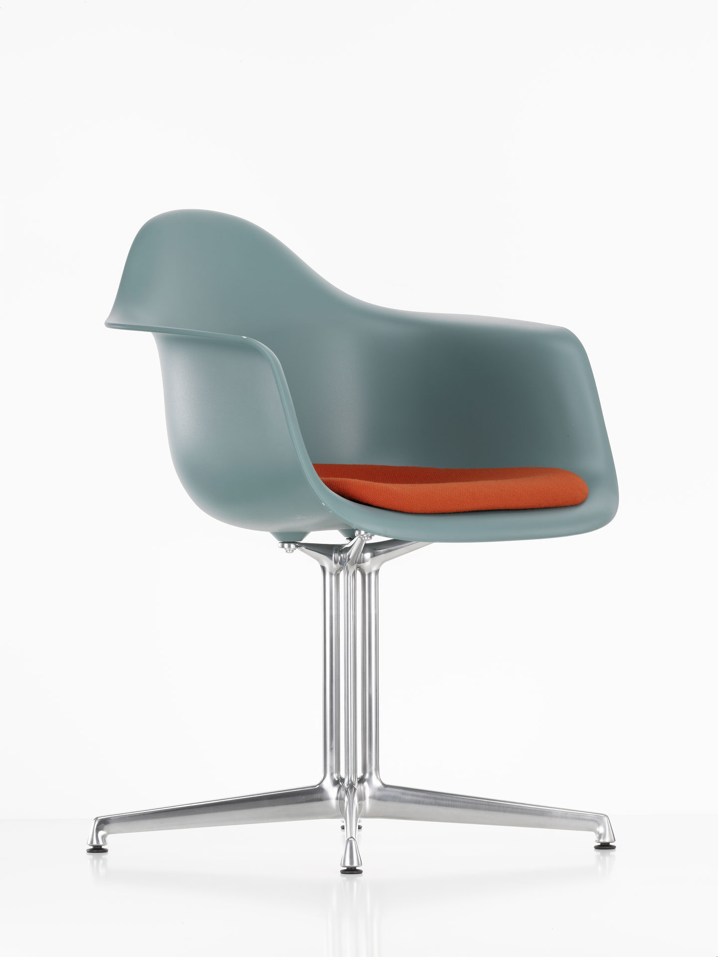 Eames Plastic Arm Chair DAL mit Sitzpolster Vitra