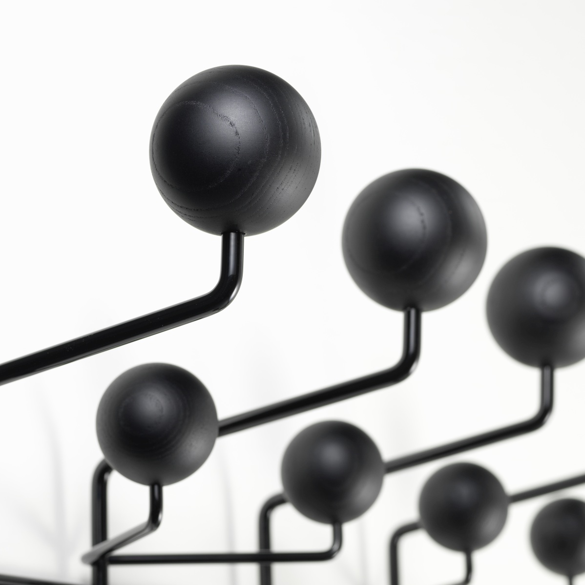 Eames Hang it all Garderobe Esche schwarz Vitra NEUE VERSION