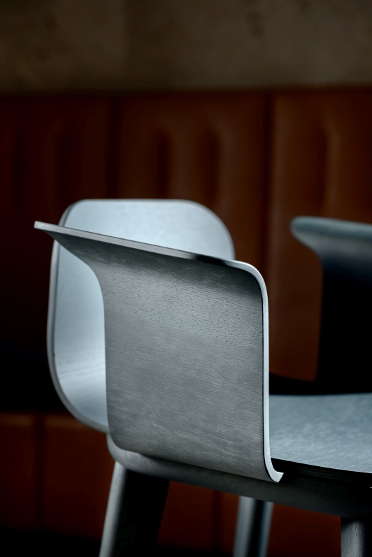 Aeon Comfort Barstool Barhocker mit Armlehnen Zeitraum Aeon Comfort Barstool Barhocker mit Armlehnen Zeitraum