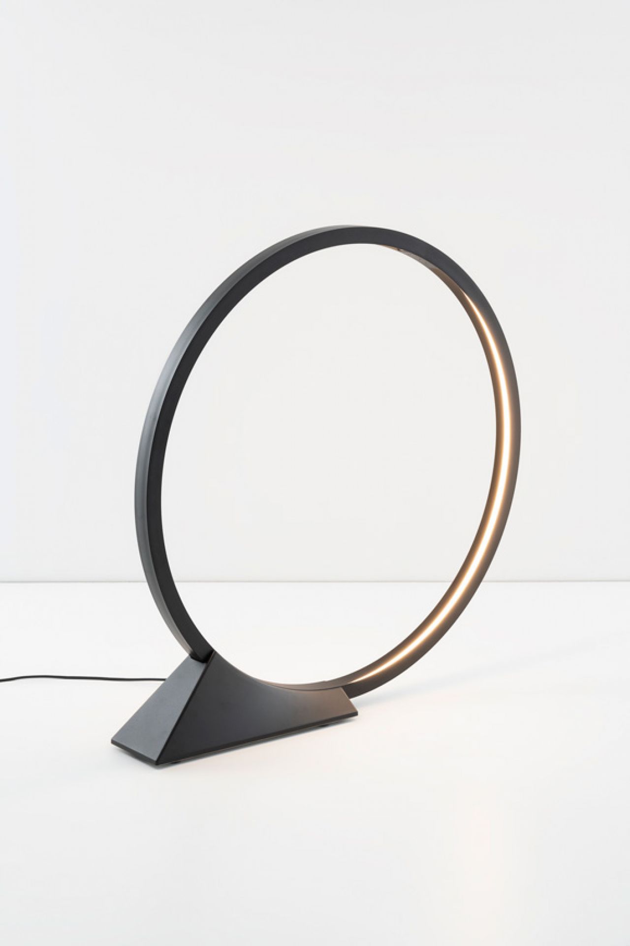 O Floor Indoor Stehleuchte LED Artemide