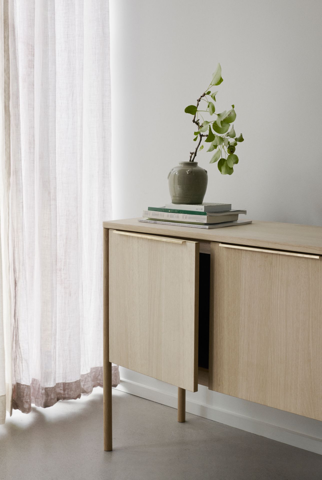 Jut Cabinet Sideboard Eiche FSC Mix Skagerak