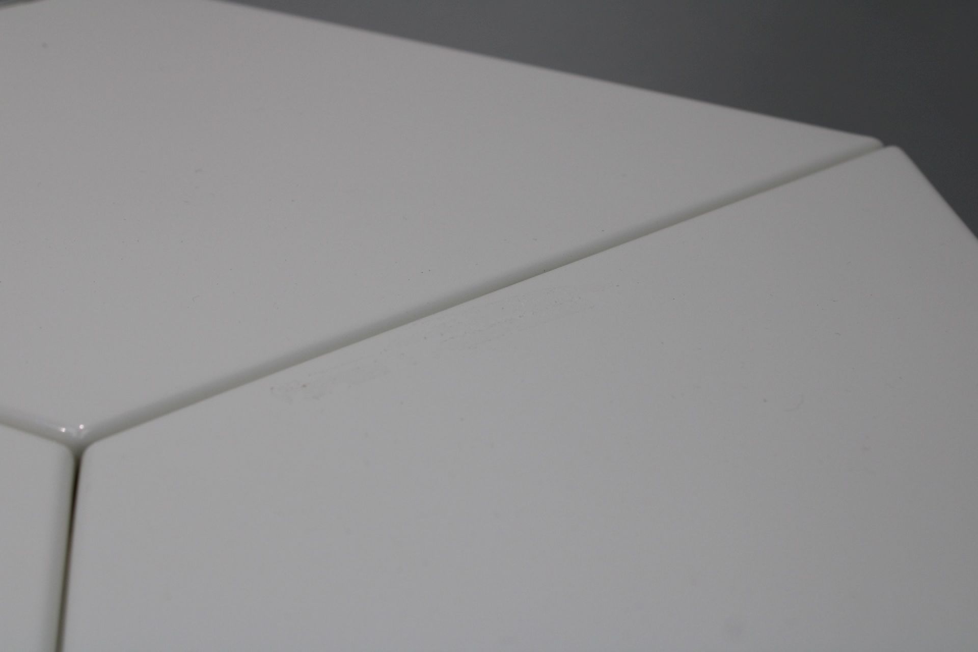 Prismatic Table Beistelltisch WEISS Vitra MÄNGELEXEMPLAR