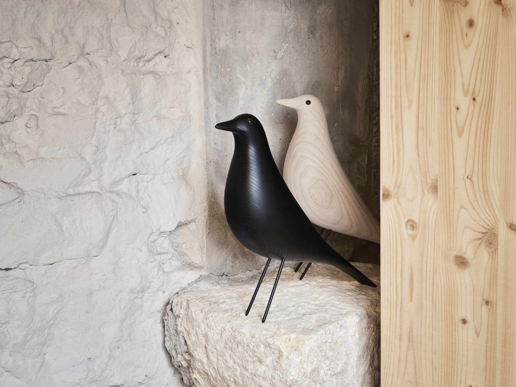 Eames House Bird Skulptur Esche schwarz Vitra NEUE VERSION