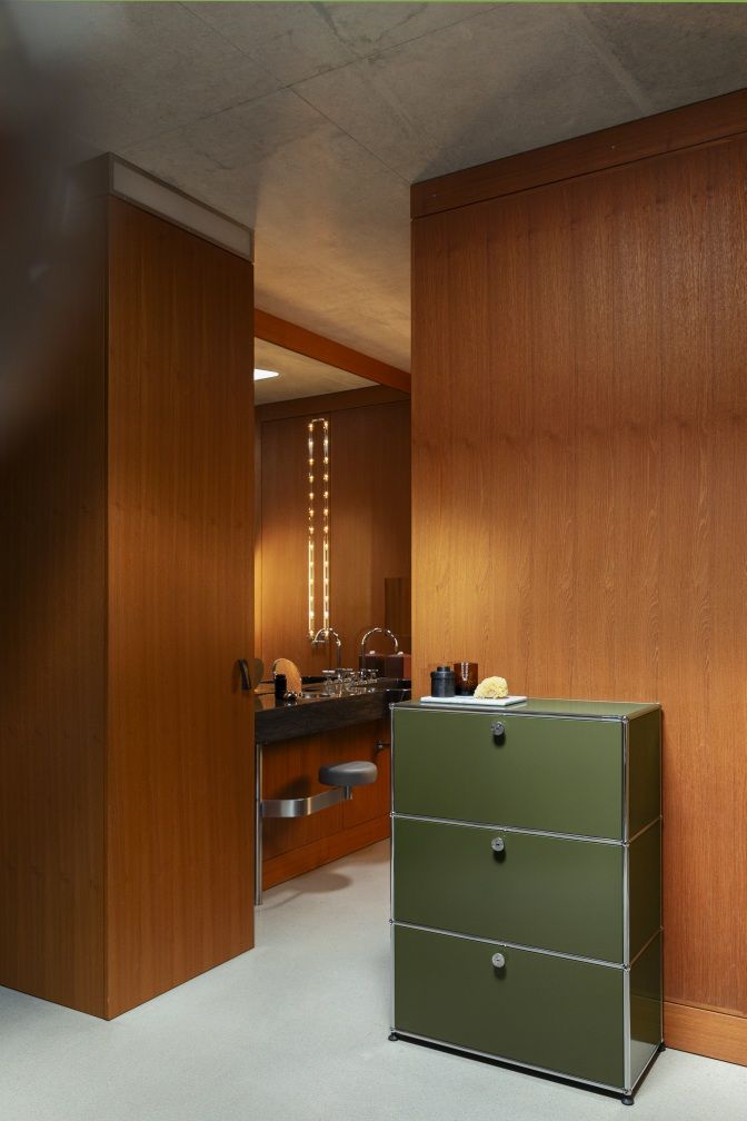 USM Haller Highboard mit drei Klapptüren Olivgrün NEU STANDARDFARBE