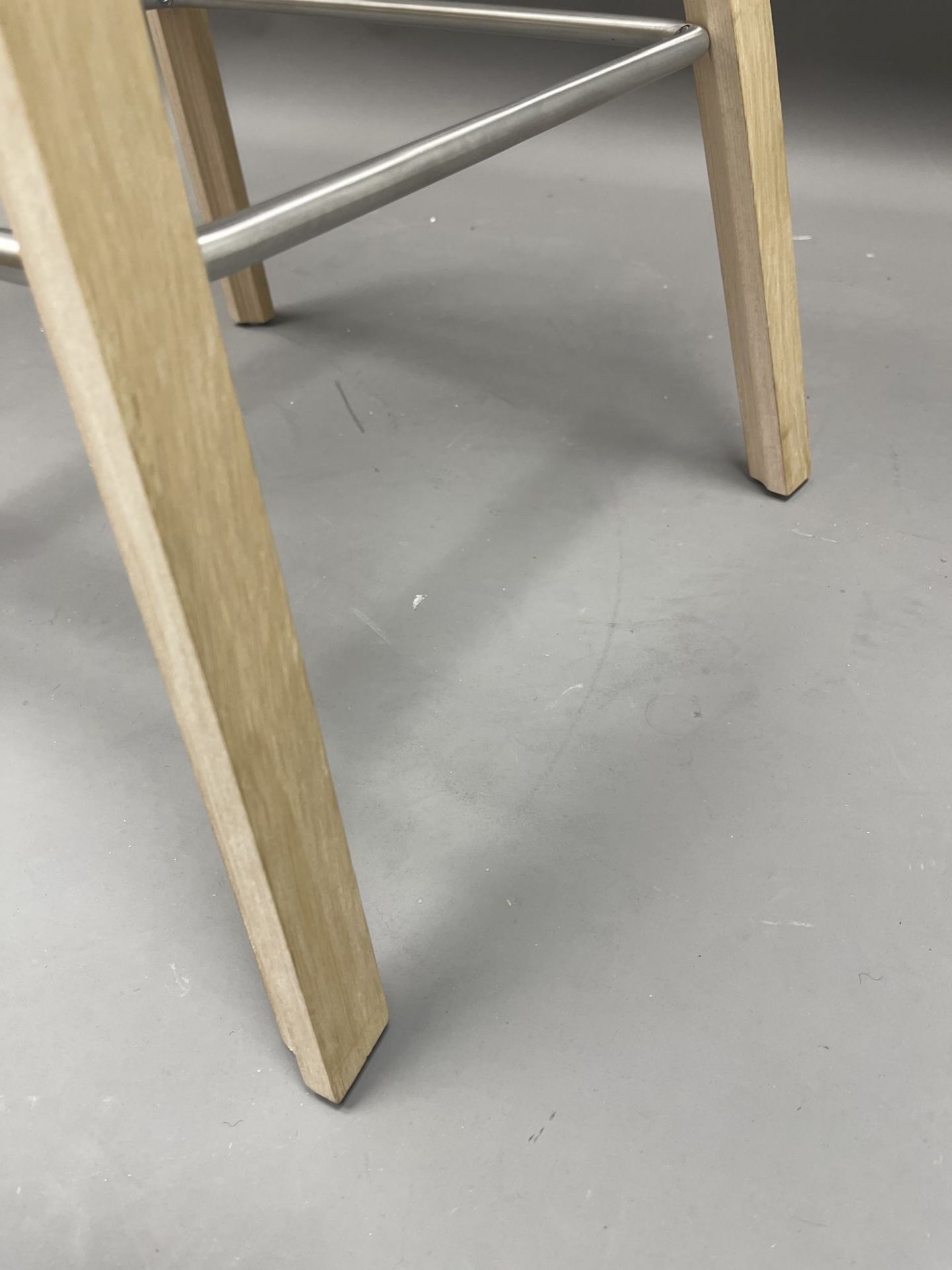 About a Stool AAS32 / AAS 32 Barhocker LOW EICHE GESEIFT / MELANGE CREAM Hay MÄNGELEXEMPLAR 