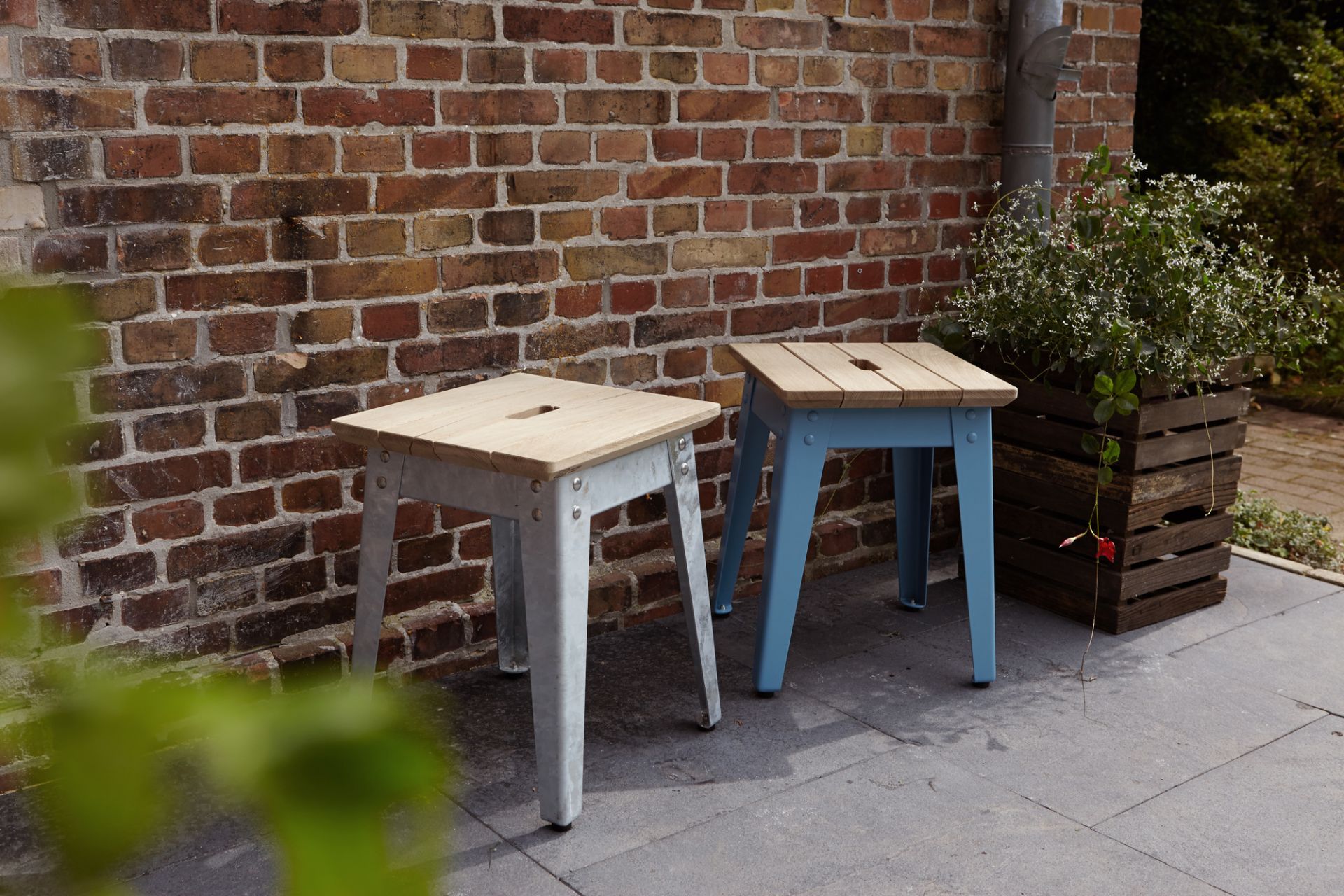 6Grad Outdoorhocker Jan Cray Grau Bauholz roh