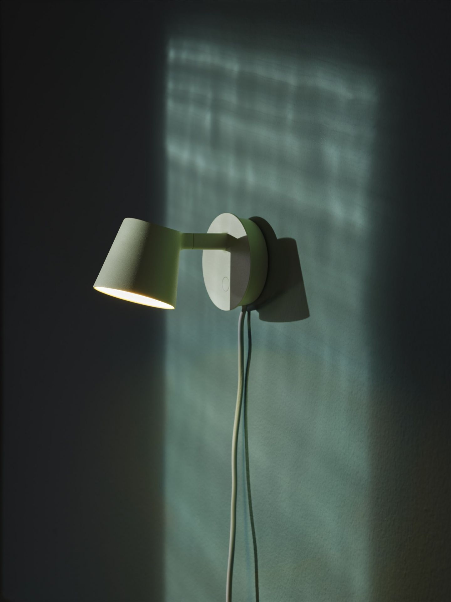 Tip Wall Lamp Wandleuchte Muuto Grau