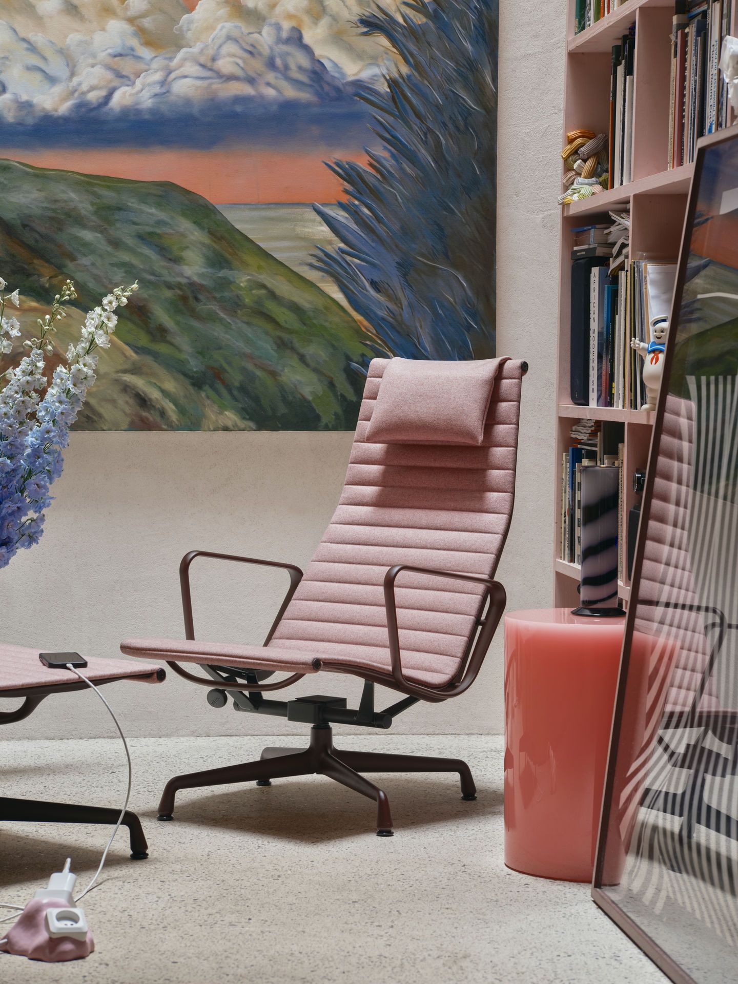 Aluminium Chair EA125 / EA 125 Hocker Vitra