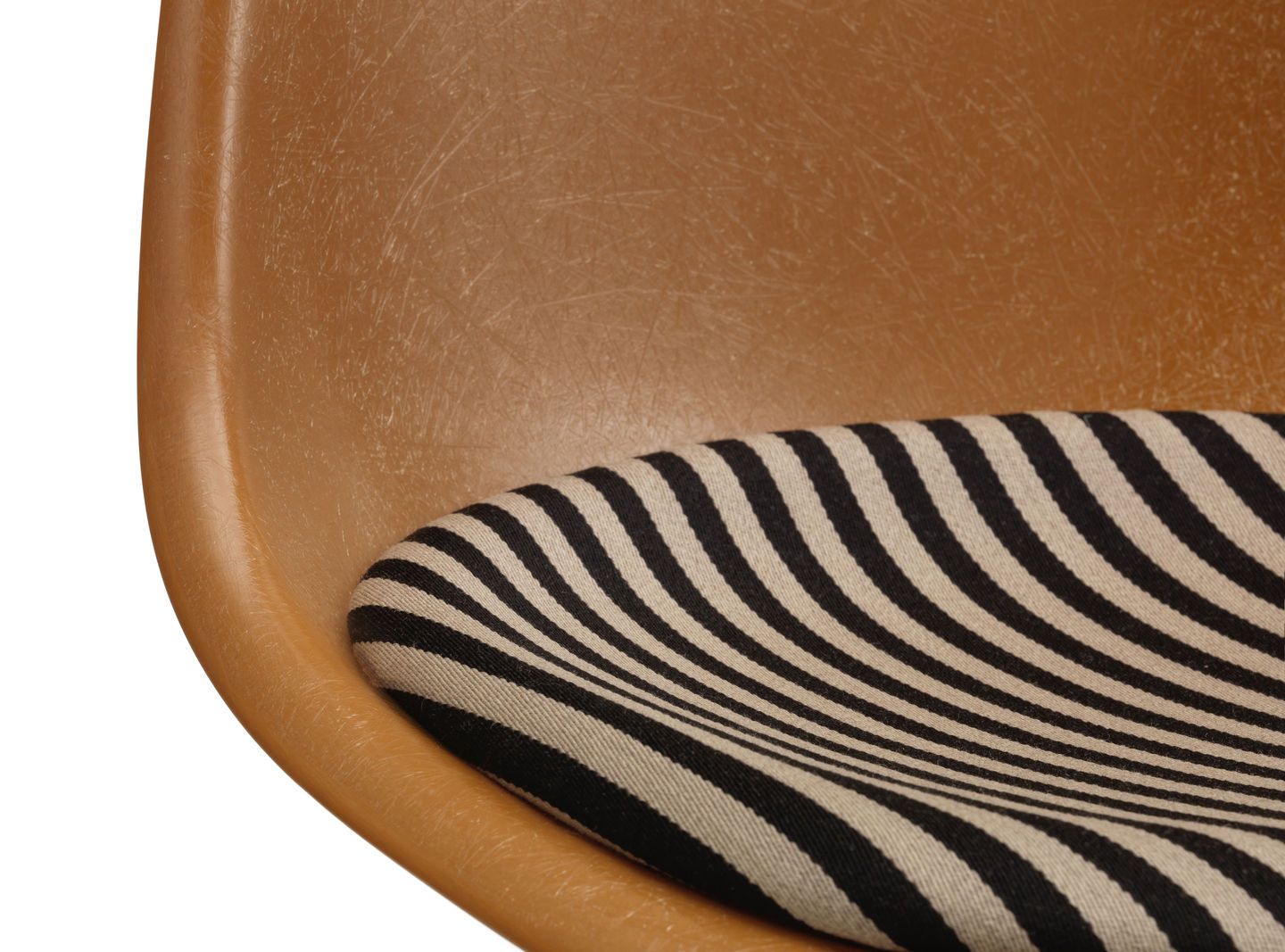 Eames Fiberglass Side Chair La Fonda Ocker Dunkel Vitra LIMITED EDITION