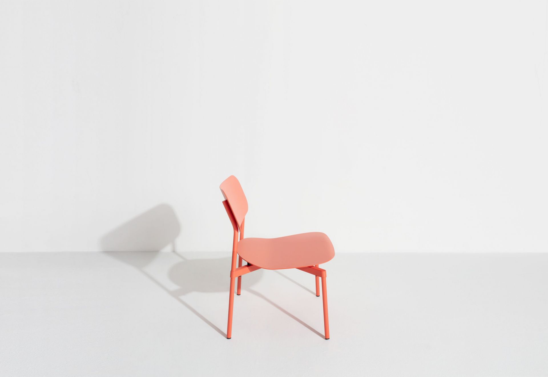 Fromme Lounge Chair Sessel Petite Friture Coral Fromme Lounge Chair Sessel Petite Friture Coral