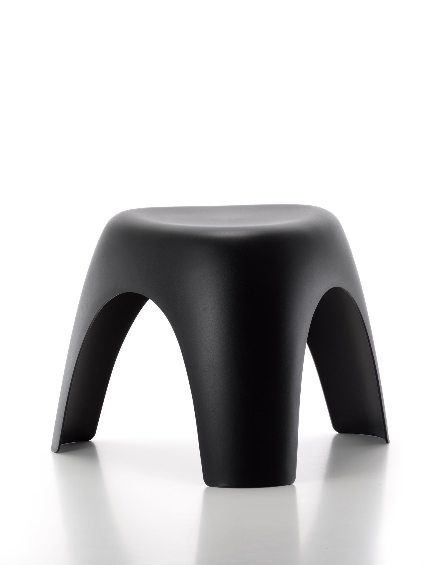 Schwarzer Elephant Stool Hocker von Vitra, moderner Design Hocker für Kinder und Erwachsene.