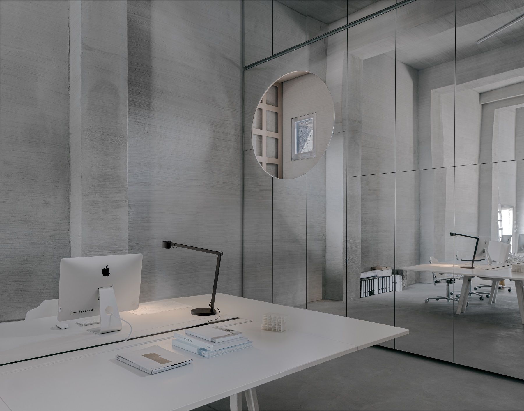 w227 Winkel alu Base Tischleuchte wästberg