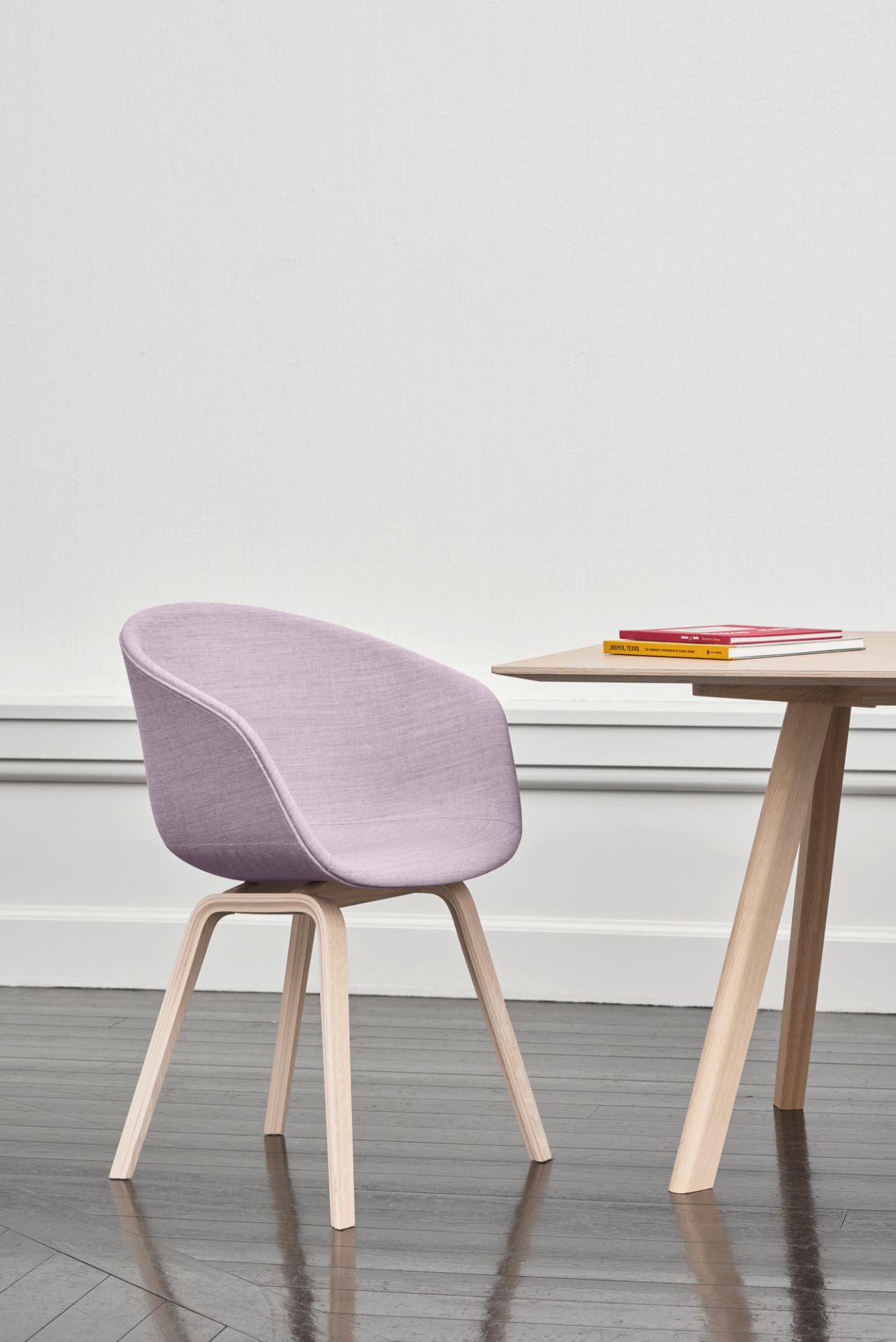About A Chair AAC23 / AAC 23 Stuhl mit Vollpolster Hay About A Chair AAC23 / AAC 23 Stuhl mit Vollpolster Hay