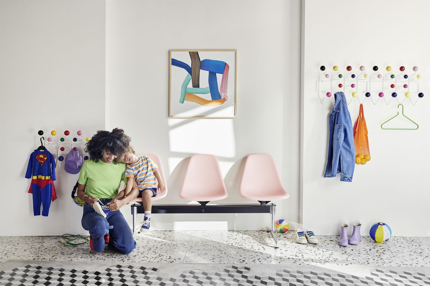 Eames Plastic Side Chair RE auf Traverse Vitra 