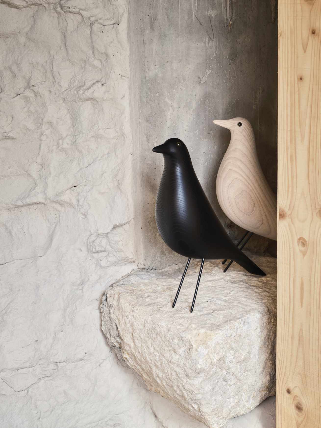Eames House Bird Skulptur Esche weiß geölt Vitra Neue Version