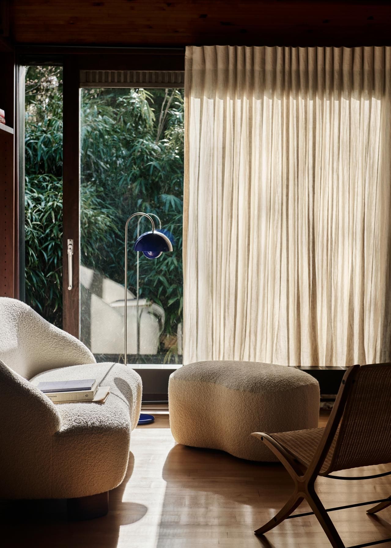 Flowerpot VP12 Floor lamp Stehleuchte AndTradition
