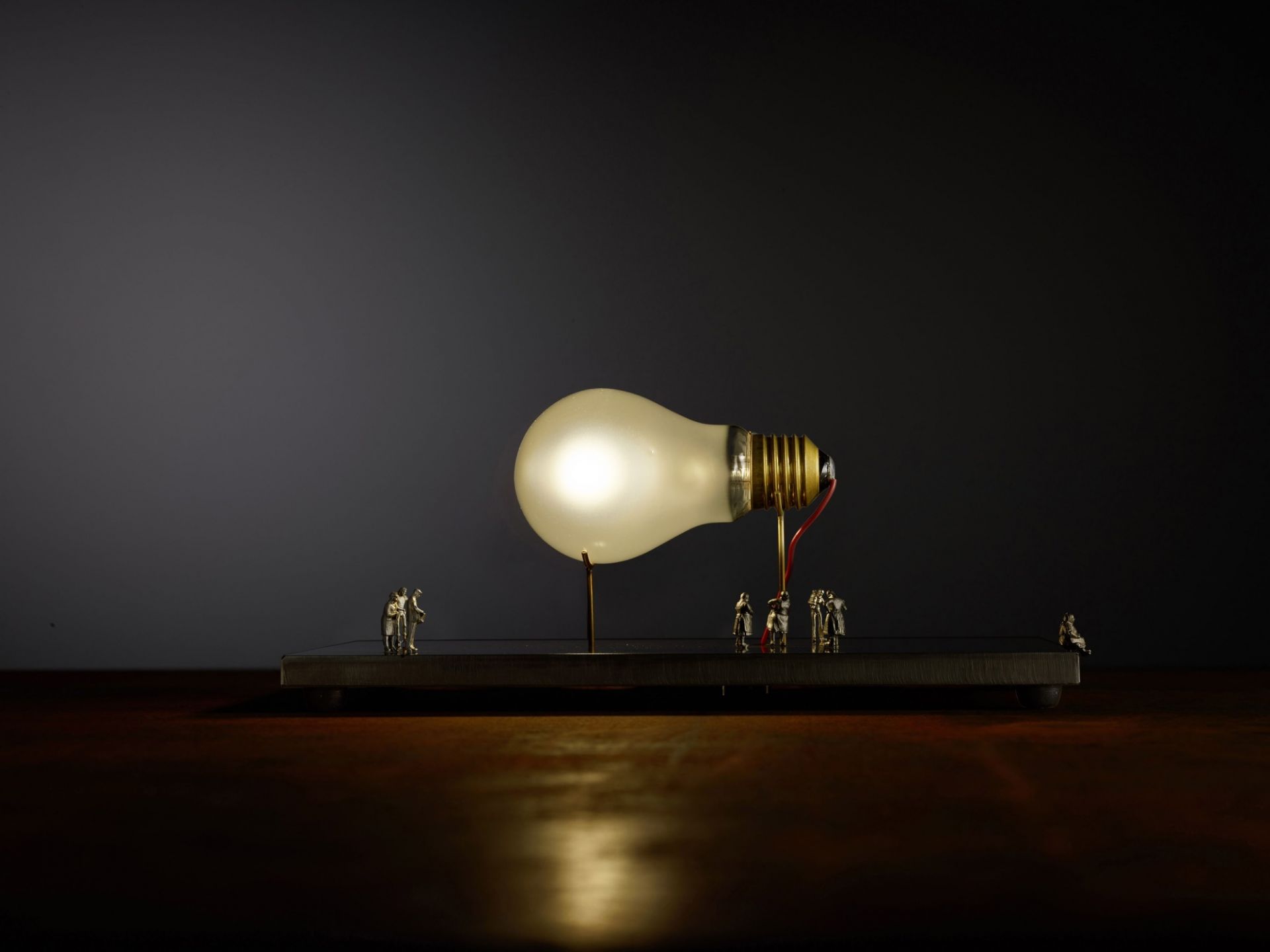 I Ricchi Poveri Monument for a Bulb Tischleuchte Ingo Maurer
