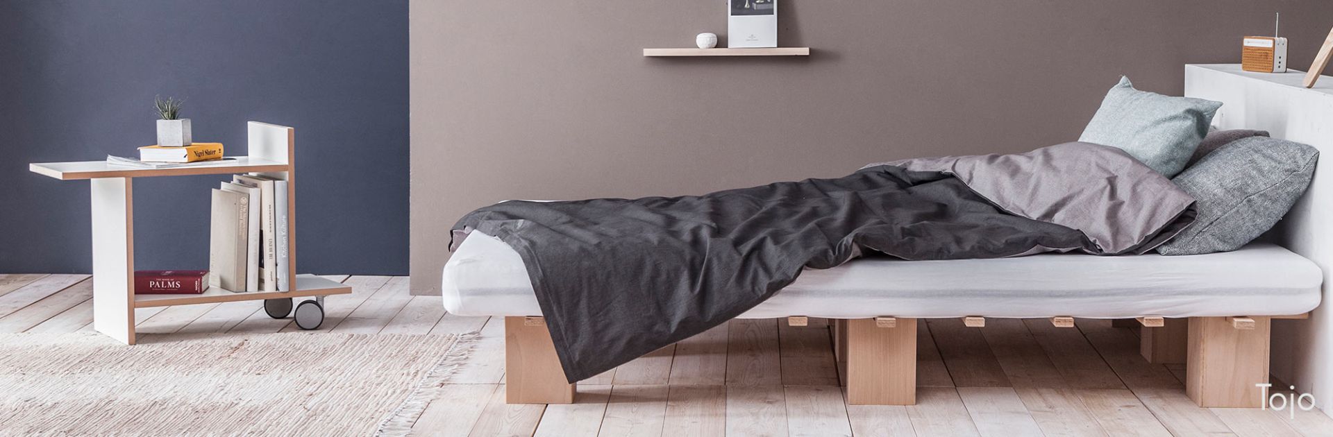 System Bett Tojo mit Cube Nachttisch geschenkt! System Bett Tojo mit Cube Nachttisch geschenkt!