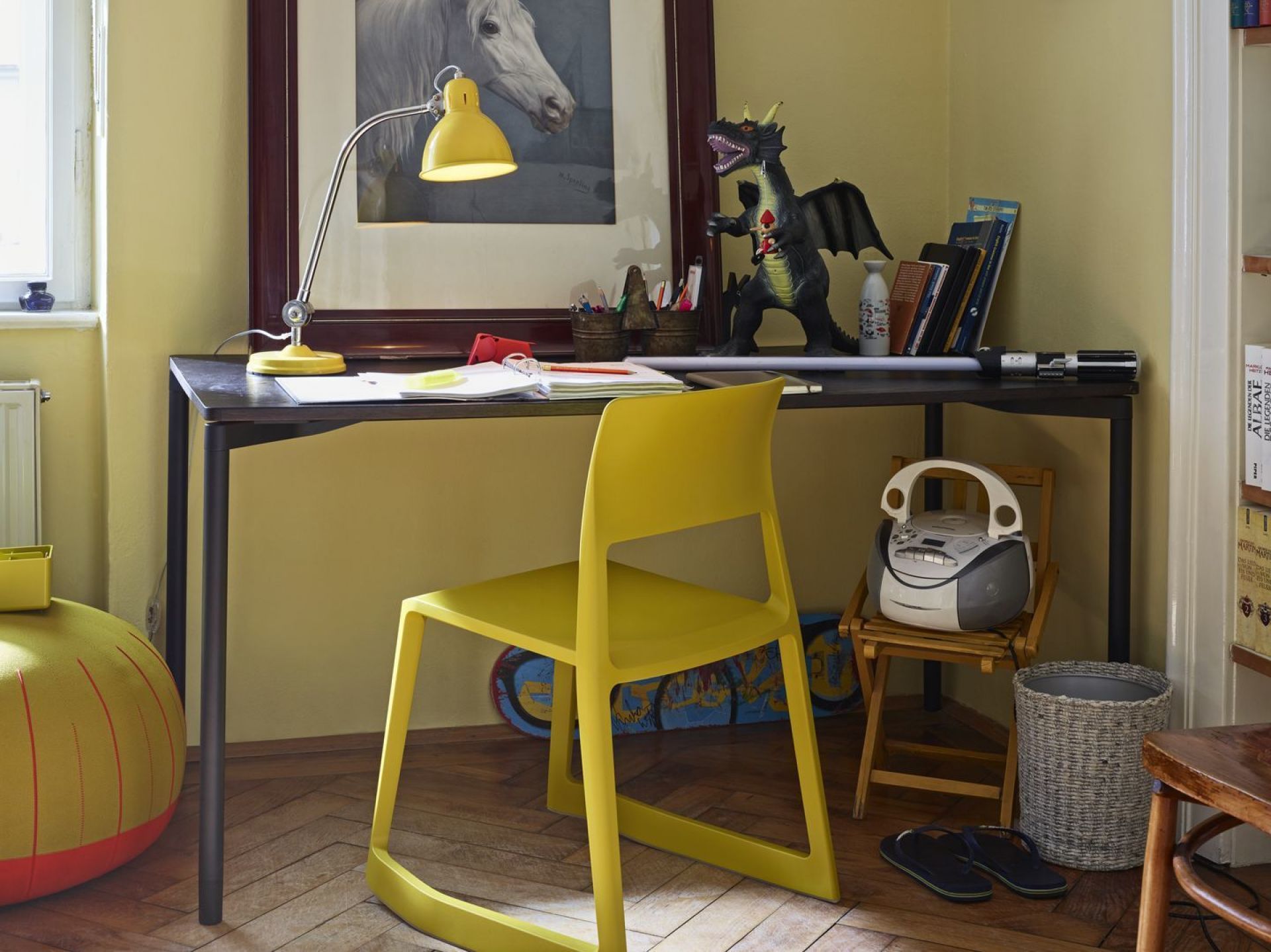 Tip Ton RE Stuhl Kunststoff Vitra Koralle